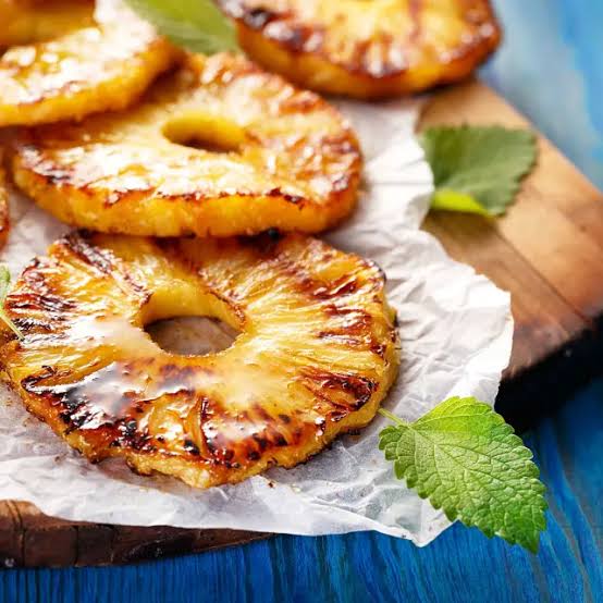 Ananas Flambe Ananas Flambe